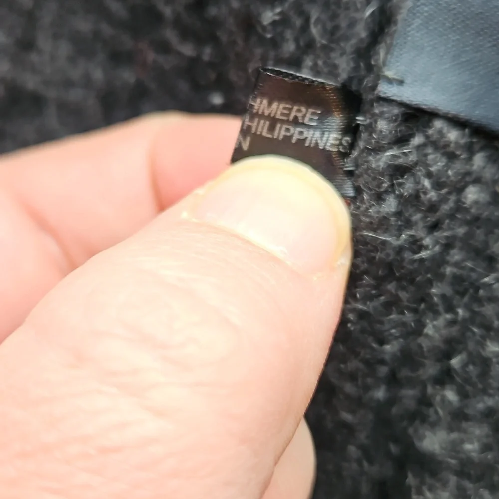 Bergdorf Goodman 100% Cashmere Charcoal Ribbed Neck Warmer Infinity Scarf